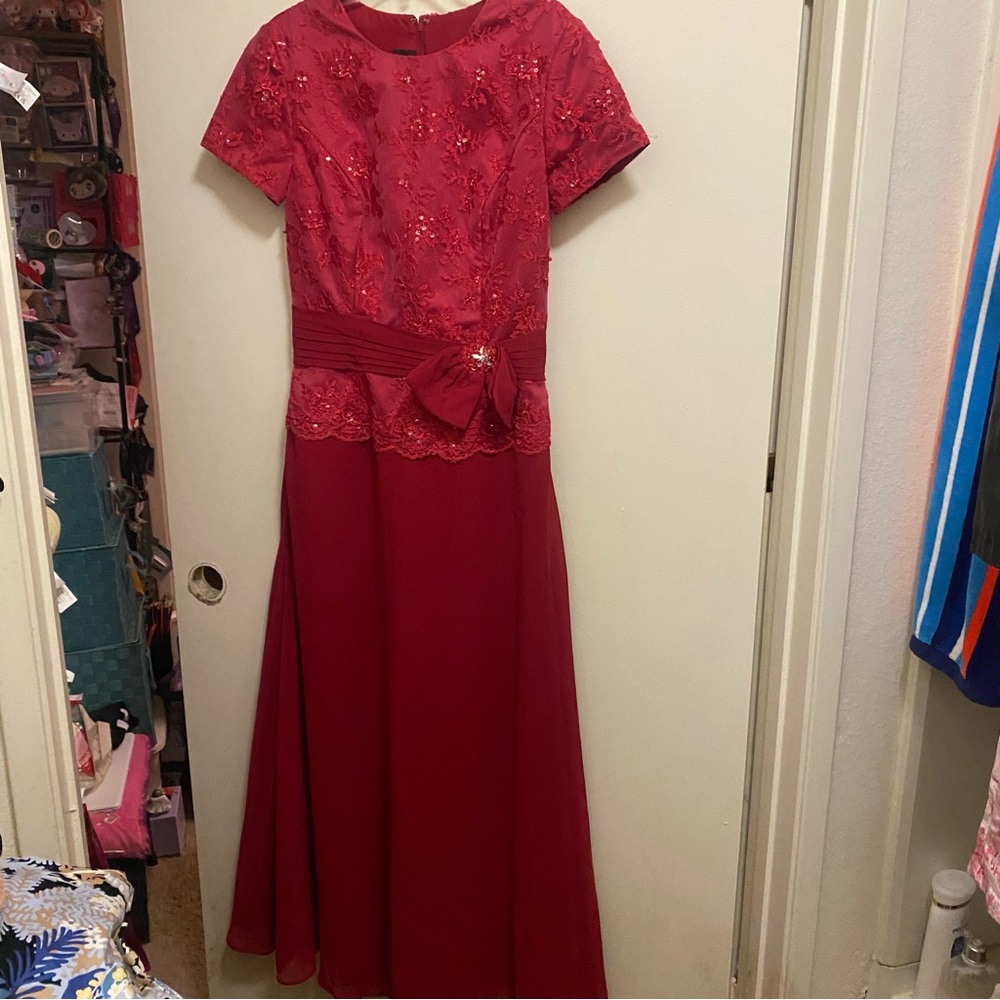 Bene Womens Red Bridesmaid Formal Maxi Dress Gown S Small 32” Embroidered Sequin